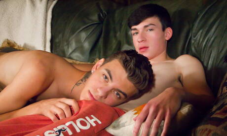 Les beaux garçons américains, le beau garçon Devin Holt et le beau garçon Jace Myers dans une baise de cul torride