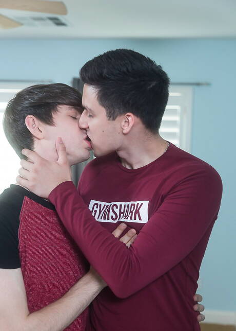 American stars muscular Kane Fox and beautiful boy Caleb Gray in hot anal sex