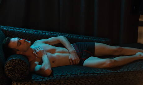 Die schamlosen Typen Felix Harris, Fabrice Rossi und Italo Van Ewen beim heißen Analsex zu dritt