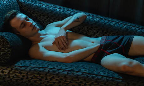 Die schamlosen Typen Felix Harris, Fabrice Rossi und Italo Van Ewen beim heißen Analsex zu dritt