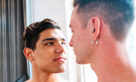 Die schamlosen Typen Felix Harris, Fabrice Rossi und Italo Van Ewen beim heißen Analsex zu dritt