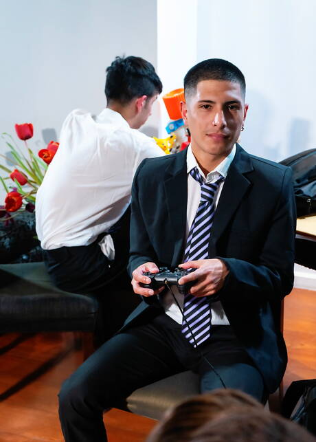 Die schamlosen Typen Anibal Garces, Felix Harris und Fabrice Rossi haben Analsex zu dritt