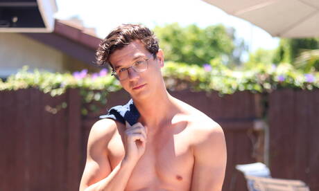 American hot twink Johnny Hands get naked and showing his ass outdoor