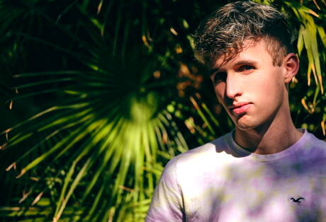 Helix Studios: American young dude Dawson Grant posing naked outdoor