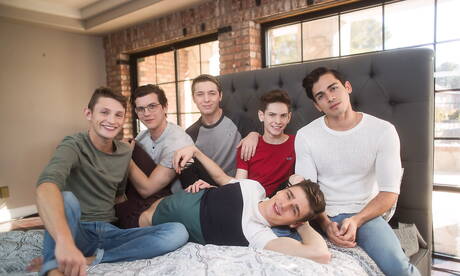 Helix Studios: Travis Stevens, Ashton Summers and friends doing wild groupsex