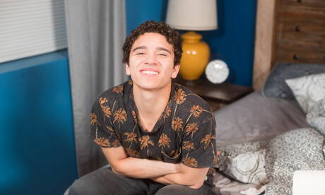 Pretty american guys young Zach Letoa and beautiful boy Riley Finch love spanking