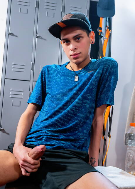 Helix Studios: Latino twink Tommy Ameal and latin young dude Giorgio Angelo fuck after blowjob