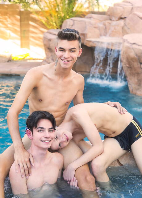 Helix Studios: Nasty guys Eli Bennet, Jace Myers and Riley Finch in hot threesome ass bang in the pool