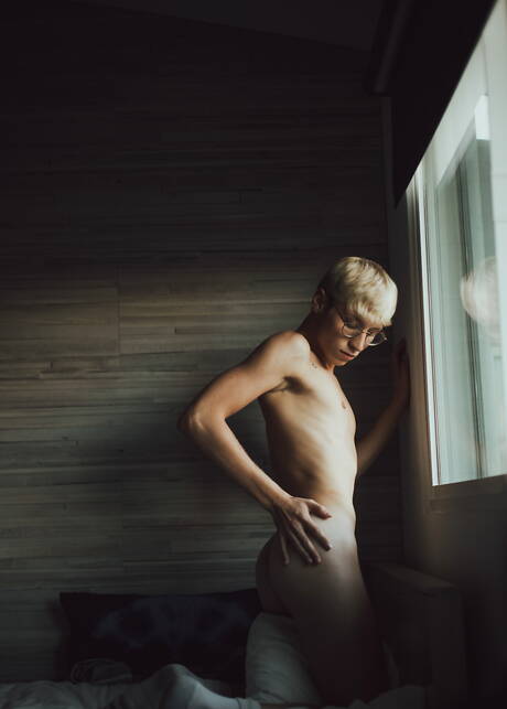 American beautiful boy Chase Williams posing nude and showing nice ass