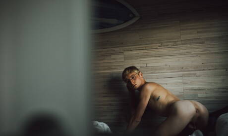 American beautiful boy Chase Williams posing nude and showing nice ass