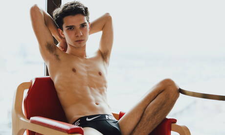 American twink Sam Ledger posing naked and showing his butt