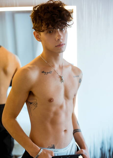 American young dude Asher Haynes posing naked and showing tight butt