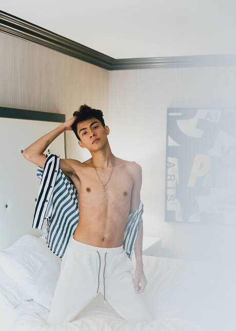 Latin young dude Luca Ambrose posing naked and showing hot ass