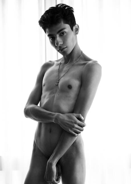 Latin young dude Luca Ambrose posing naked and showing hot ass