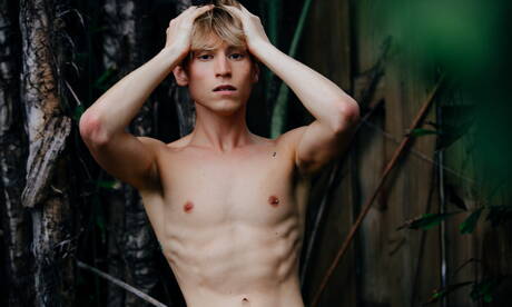 美國美少年Keagan Case戶外全裸秀翹臀