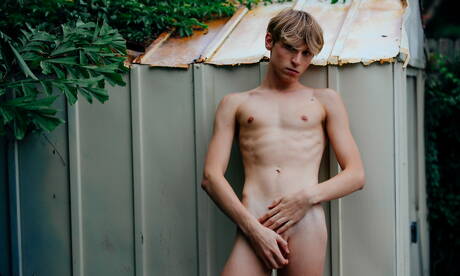 美國美少年Keagan Case戶外全裸秀翹臀