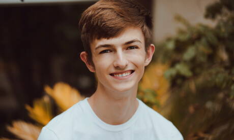 American hot twink Aaron Roberts posing nude and showing nice butt in the pool