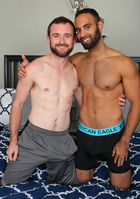 Il tizio sexy Lorenzo e il ragazzo sexy Easton si scopano il culo dopo aver succhiato un cazzo