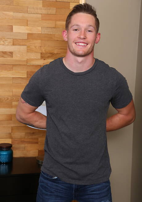 Chaosmen: Muscular Luka Jay posing naked and showing nice butt