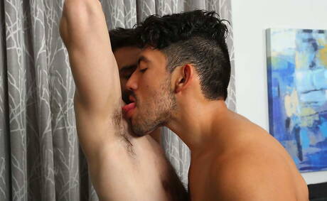 Der heiße amerikanische Muskelprotz Zeno Rey und der haarige Hengst Mitch Matthews haben heißen Analsex