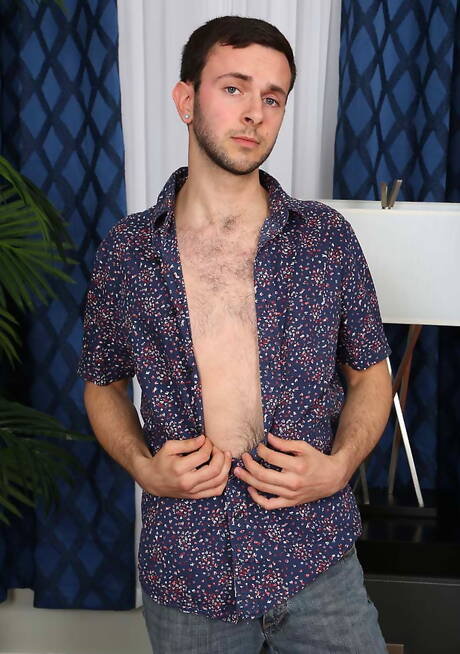 Young Izzy Danger get naked and showing his butt