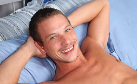 Hot twink Kyle Bryant undressing and showing tight butt