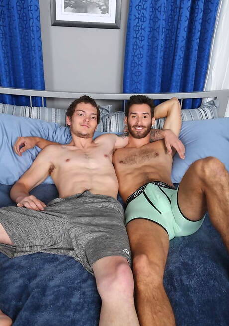 Chaosmen: Famous americans, otter Mitch Matthews and pretty boy Jason Windsor in dick sucking scene