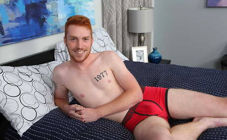 Twink Sebastian Hunt posing nude and showing nice ass