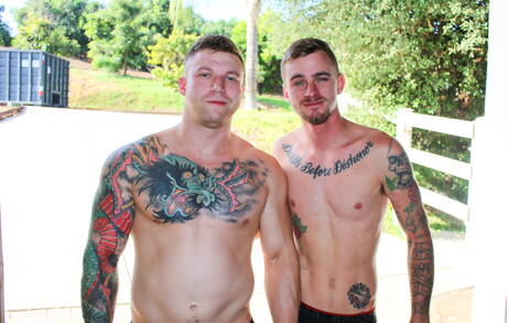 Famous americans, twink Ryan Jordan and muscular Mike Johnson have a good anal sex outside