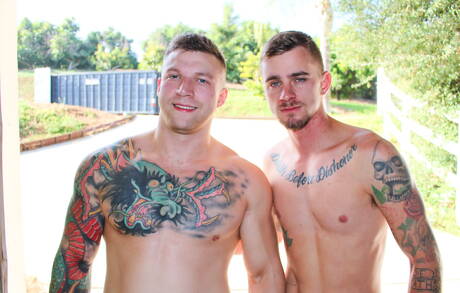 Famous americans, twink Ryan Jordan and muscular Mike Johnson have a good anal sex outside