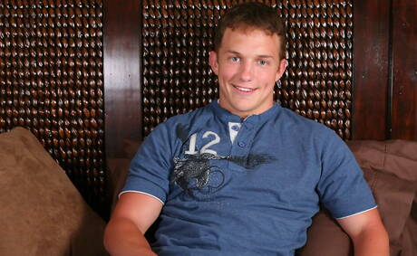 Der amerikanische harte Kerl Bryan Ockert und Lansing in einer Schwanzlutschszene