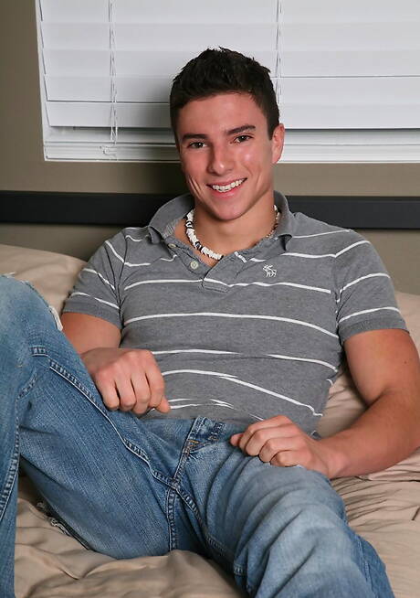 Le gars sensuel Bryan Ockert et l