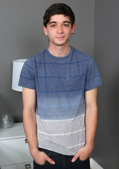 American hot twink Danny Nelson get naked and showing his ass