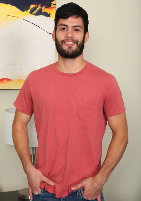 Bodybuilder Ansel shows a husky body