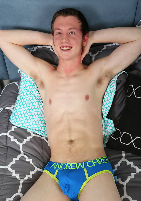 Twink Harrison 自慰