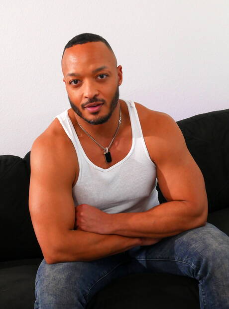 Nice american guys tough guy Dillon Diaz and tough guy Johnny Hill have a good interracial oral sex