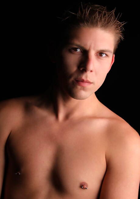 Le minet chaud Bryan Ockert et le jeune Brayden Jaymes ont une bonne fellation