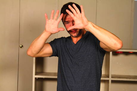 Logan Cruise und der muskulöse Kubaner Marcus Ruhl lutschen und vögeln sich gegenseitig