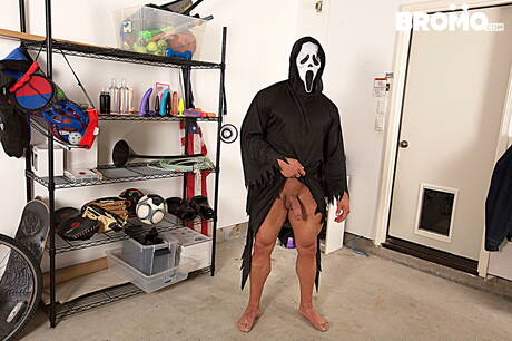 Russian superstud Vadim Black and american muscular Brad Banks fuck ass after sucking cock