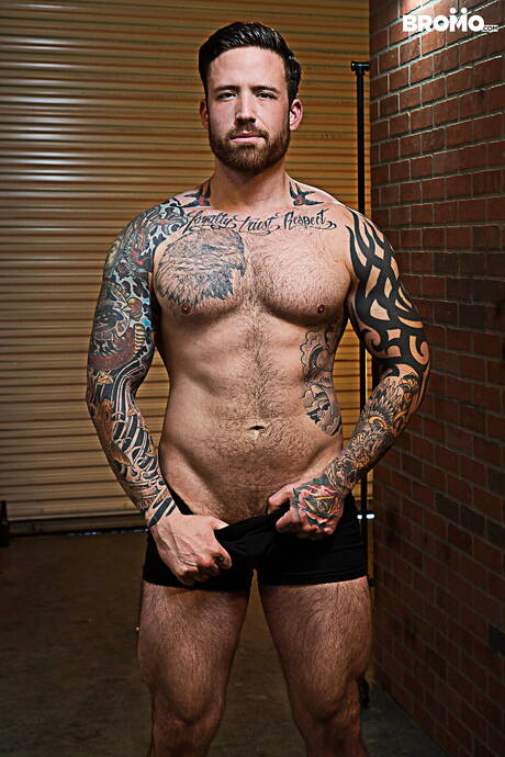 De knappe Amerikaanse hunk Jay Austin en de goed gebouwde Jordan Levine hebben goede seks