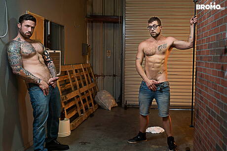 De knappe Amerikaanse hunk Jay Austin en de goed gebouwde Jordan Levine hebben goede seks