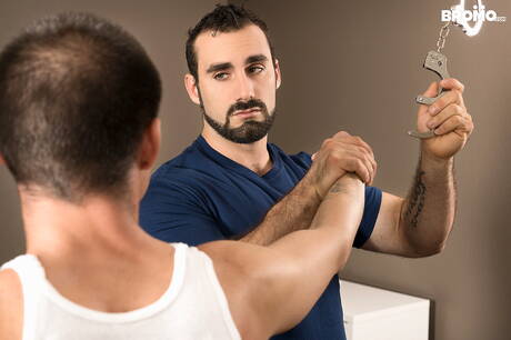 Hot american dudes gay bear Jaxton Wheeler and bodybuilder Leon Lewis have a good sex