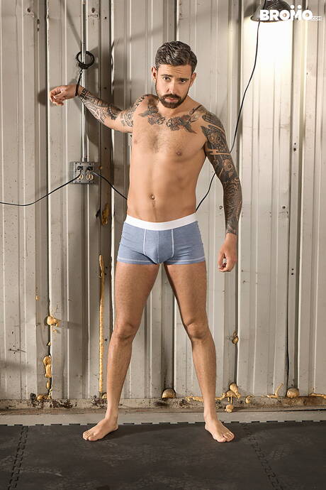 American gay bear Jaxton Wheeler and  Teo Carter in hot homosexual scene