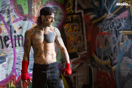 Ryan et le costaud canadien Bo Sinn dans une action homosexuelle torride