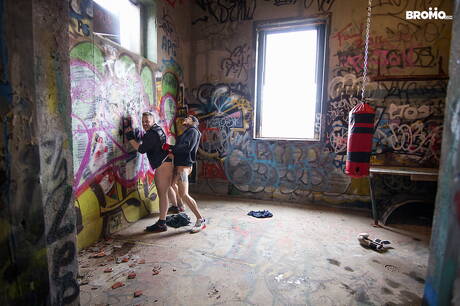 Ryan et le costaud canadien Bo Sinn dans une action homosexuelle torride