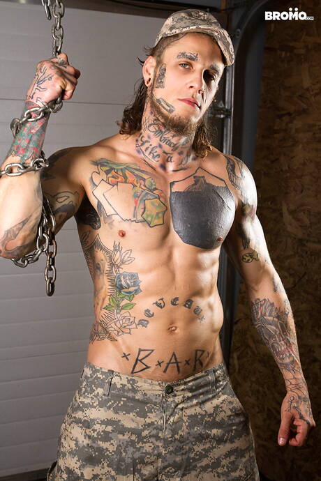 Bromo: Darcy Oak and canadian husky guy Bo Sinn in hot anal sex