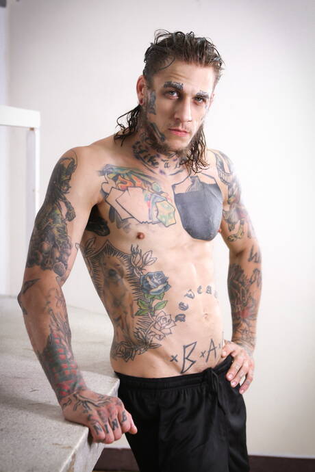 Canadian superstud Bo Sinn and latin beefy Rocky Vallarta love each other