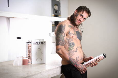 Il super stallone canadese Bo Sinn e il muscoloso latino Rocky Vallarta si amano