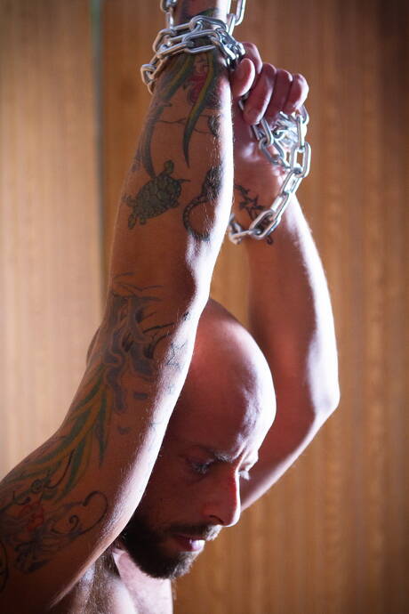 Der kanadische Bulle Ryan Bones und Edan Wolf lieben sich