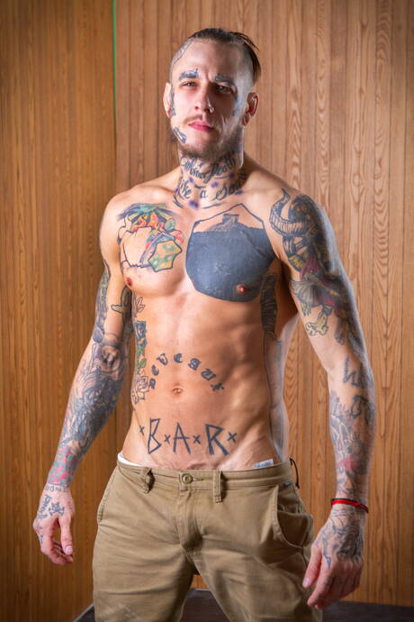 Bromo: Canadian well-built Bo Sinn and  Killiam Wesker in hot homosexual scene